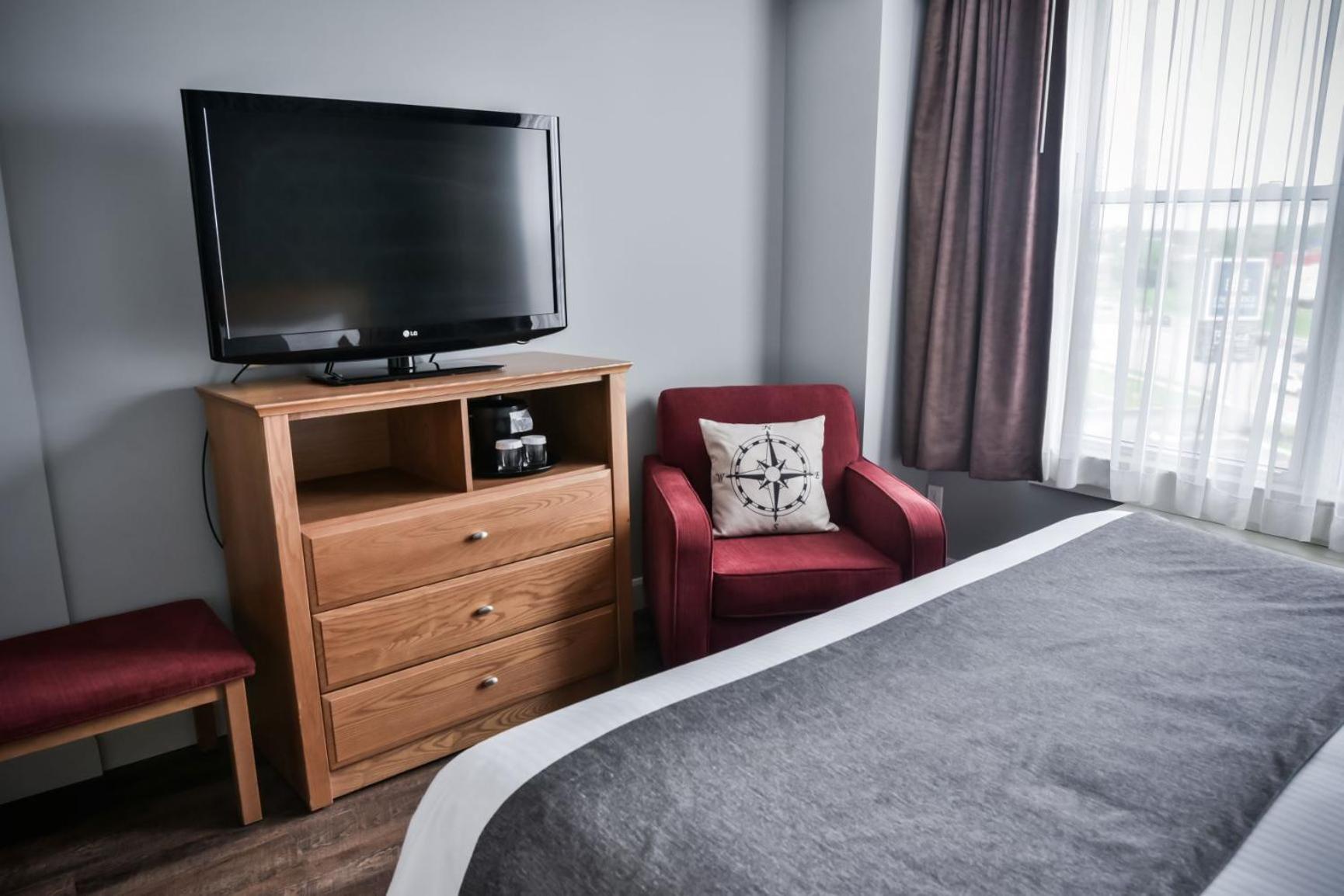 Cambridge Hotel And Conference Centre Bagian luar foto